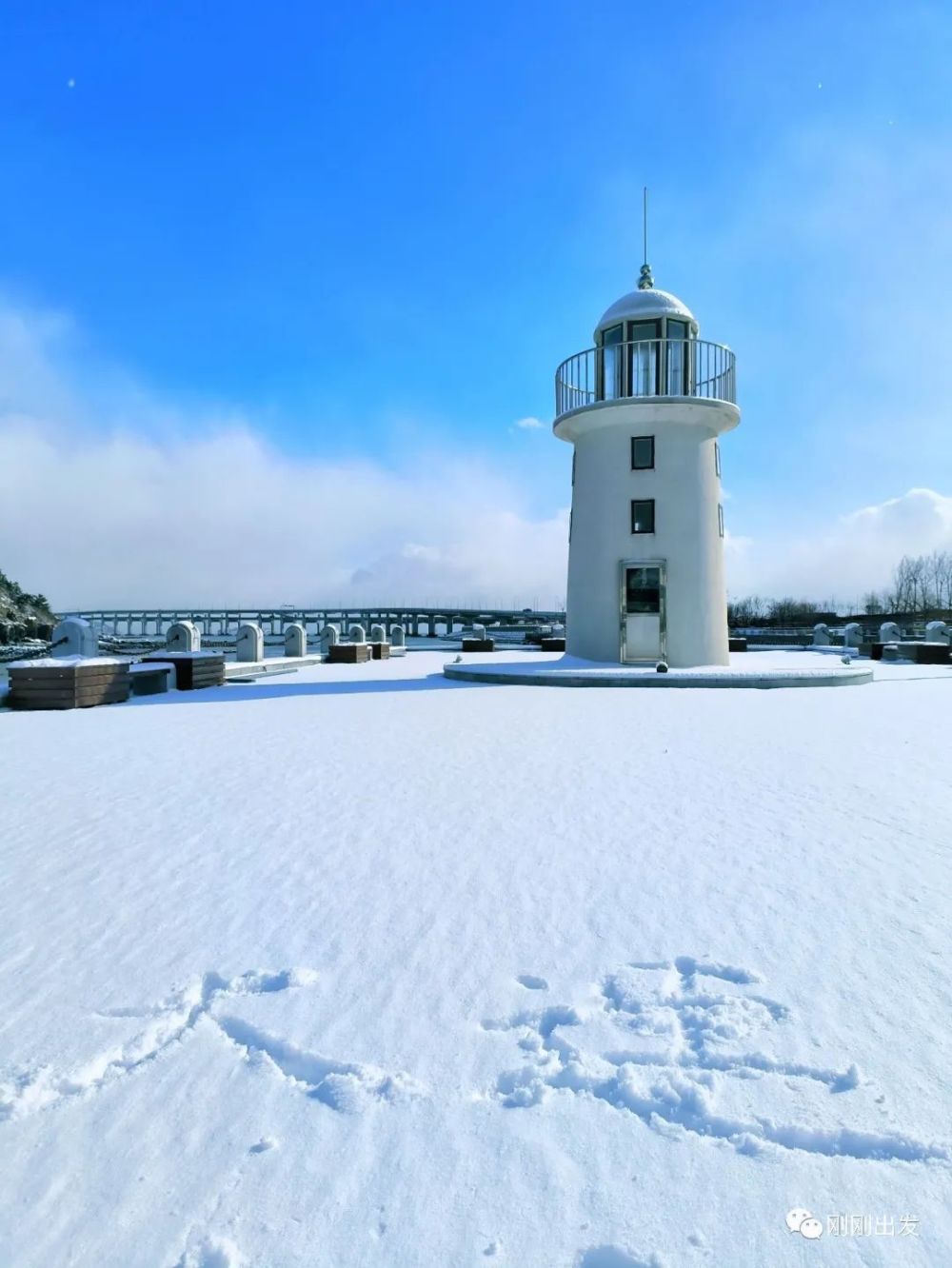 大連入冬初雪淩水灣雪景