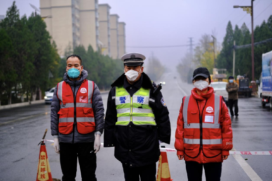 凝心聚力 同心抗疫丨登封市神鷹救援隊奮戰疫情防控卡點一線