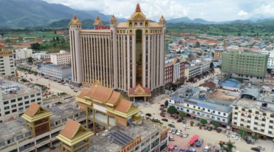 缅甸果敢老街郊区半夜传出枪声炮弹声民众吓得睡不着