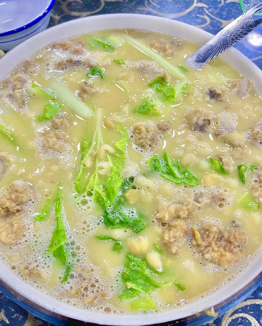 成都地道老饭馆酥肉豆汤鲜美浓郁巨下饭人均45元吃到饱