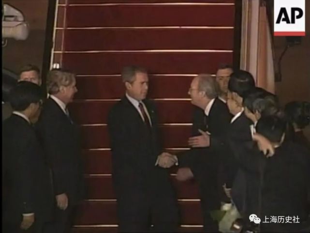 老照片 ｜ 2001年10月，APEC第九次领导人非正式会议在上海举行_腾讯新闻