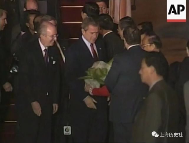 老照片 ｜ 2001年10月，APEC第九次领导人非正式会议在上海举行_腾讯新闻
