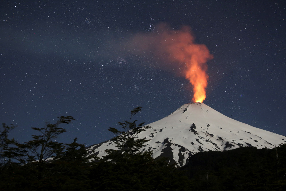 智利火山爆发2021图片