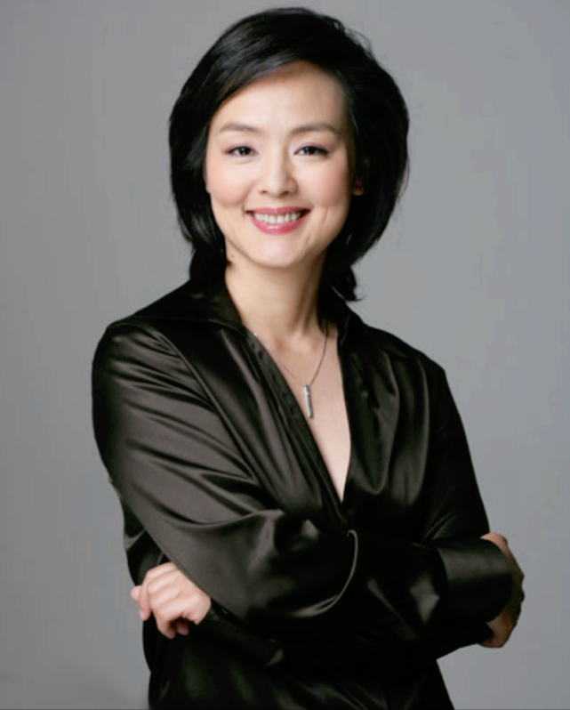 央视主持孙小梅:人美又多才多艺,为人低调不张扬,追求平淡生活_腾讯