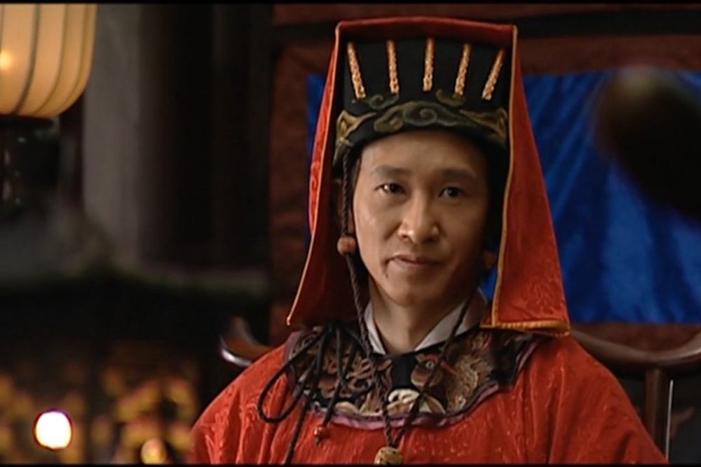 在大明王朝1566中杨金水后来为什么要装疯