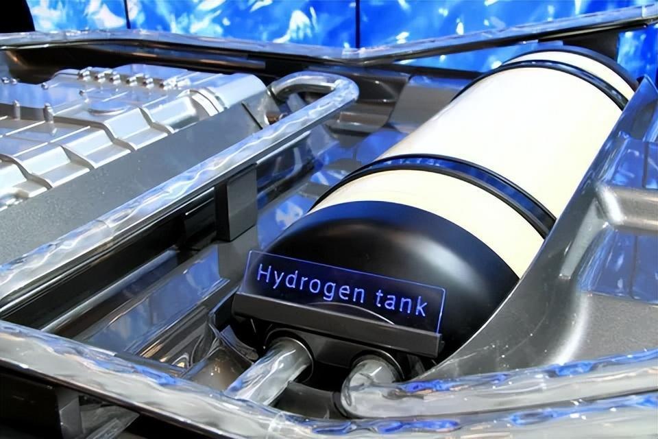 内燃机“余孽”有多狂？直接烧氢气的汽车，能够替代新能源吗？日常交流