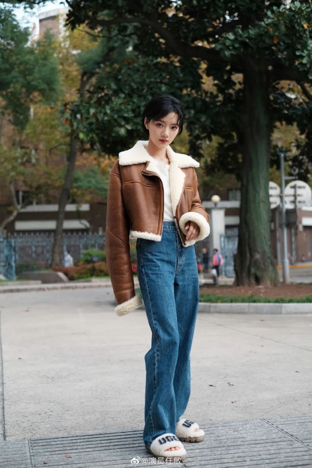 美女冬天都是"毛里毛气"的?不信看宋祖儿和虞书欣插图3