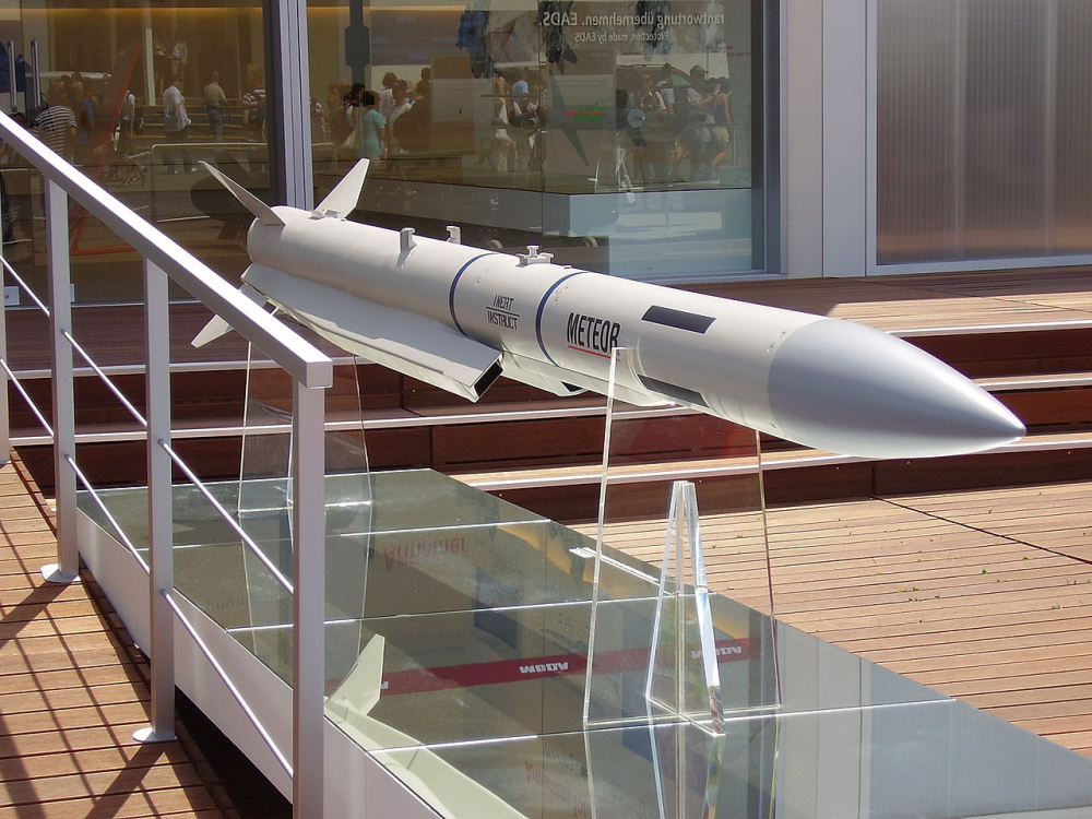 美媒:埃及狂购霹雳15导弹,还想买生产线;东方大国会卖吗?