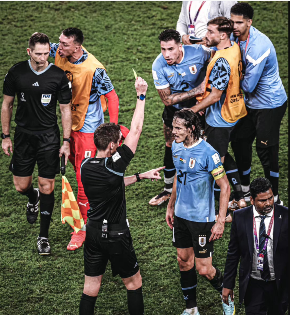 德国裁判补时拒判卡瓦尼出线点球，乌拉圭队赛后围攻裁判讨说法英孚教育少儿怎么样
