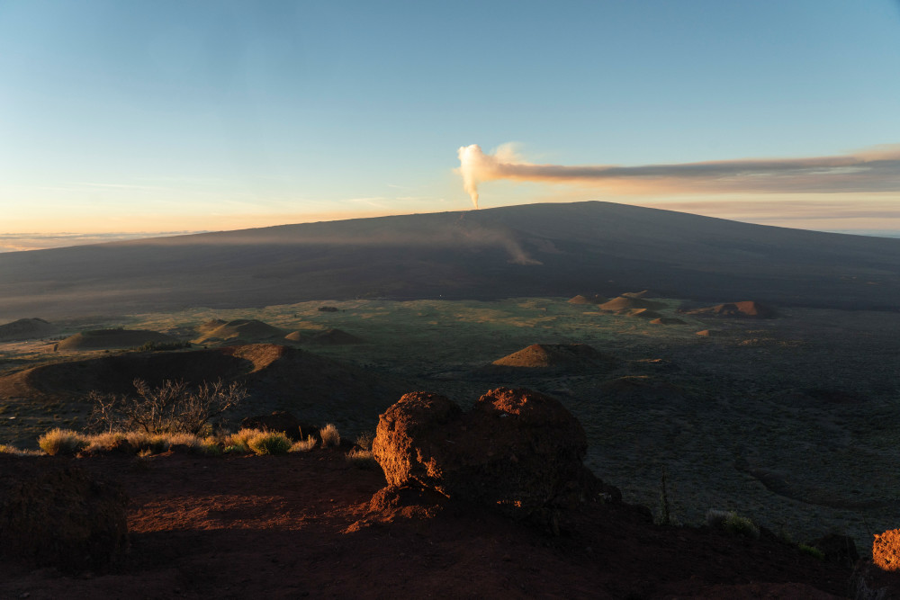 (外代一线)冒纳罗亚火山喷发_腾讯新闻
