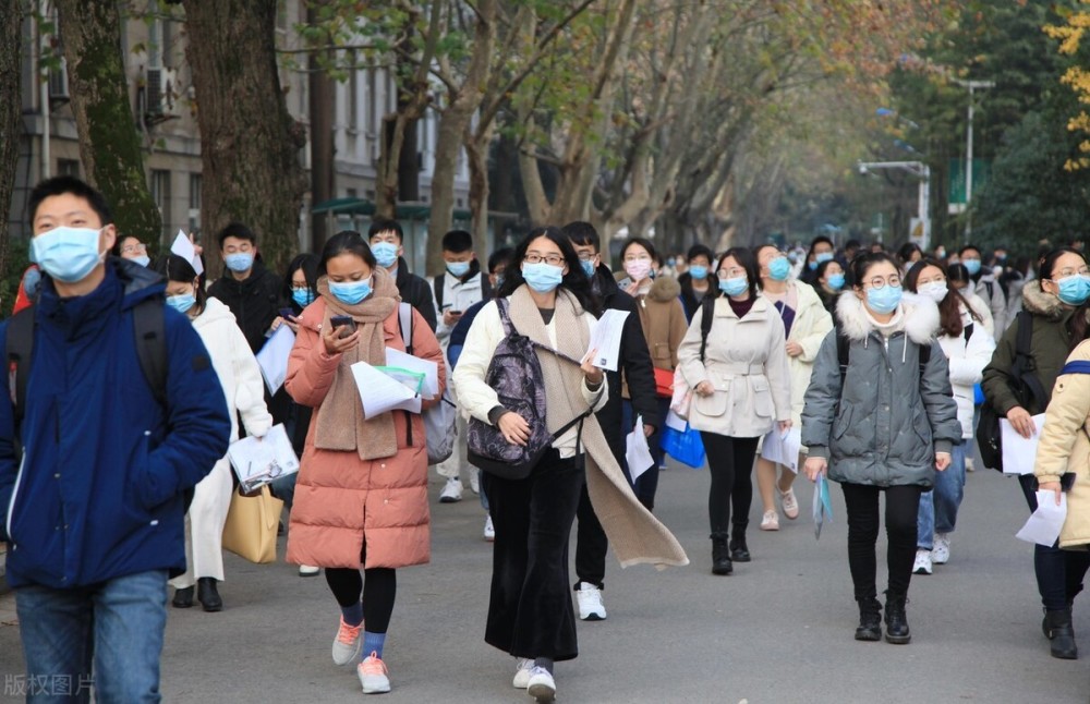 顺义石门市场量足价稳，日供农产品超2900吨给餐馆打电话把预约推迟一个半小时英语对话