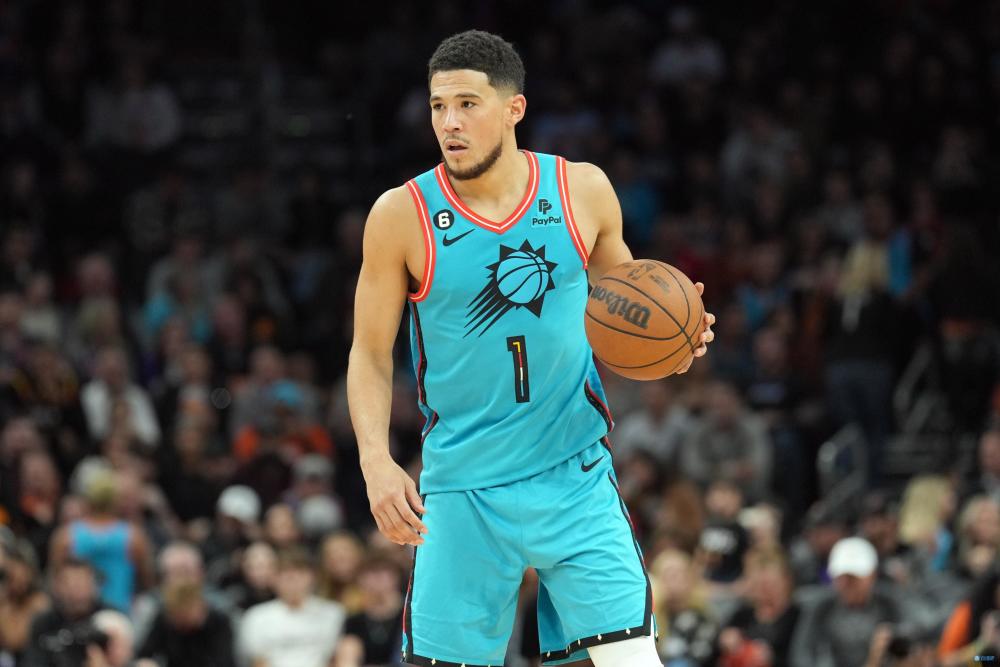 布克连续3场至少拿下40分 追平个人生涯最长纪录_腾讯新闻