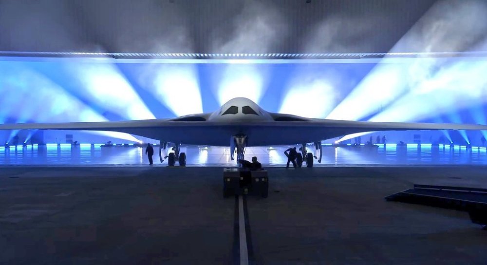美新一代隐身轰炸机B-21公开亮相！航程超过1万公里，载弹量15吨恋柱甘露寺蜜璃