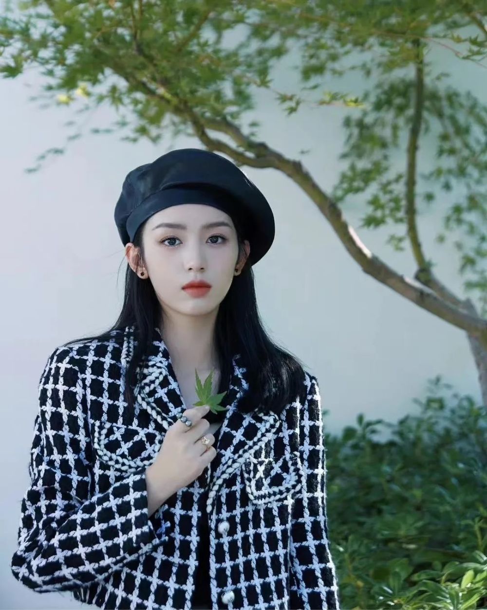 为什么女明星的秋冬穿搭都很偏爱贝雷帽?_腾讯新闻