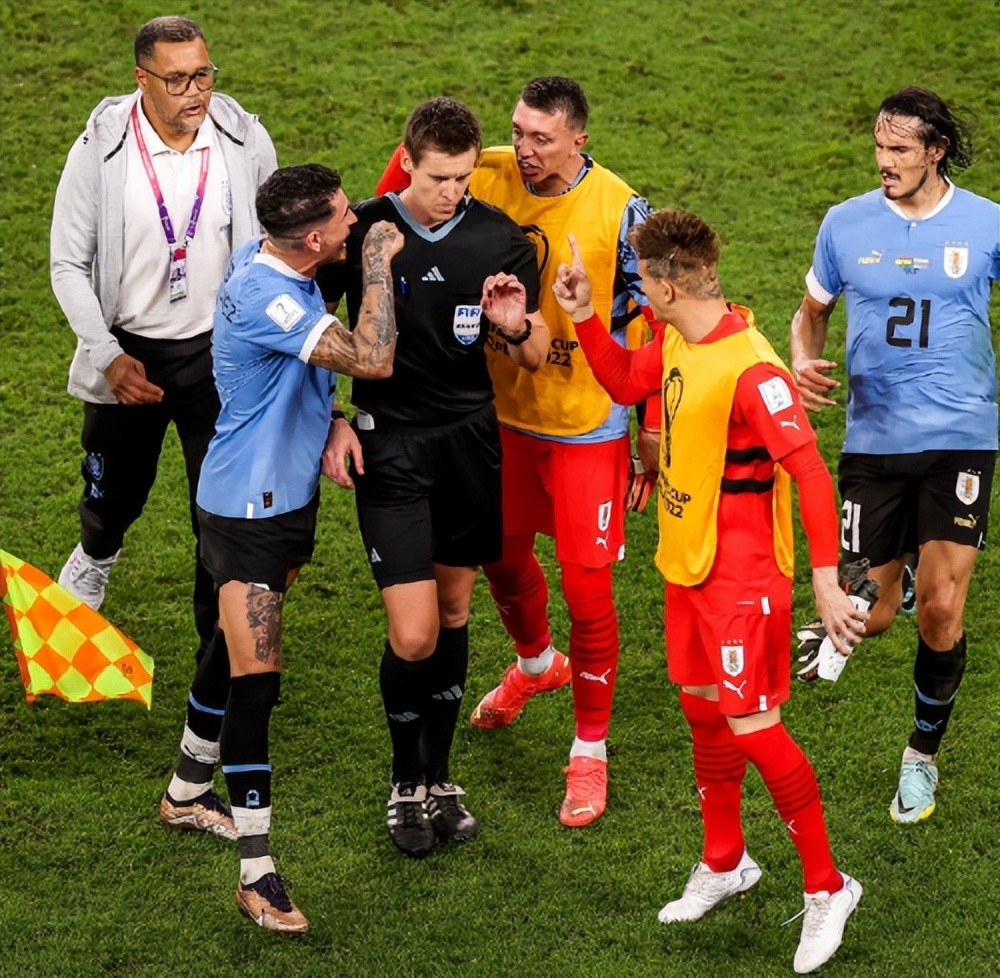 阿根廷2比1胜大利亚进8强！梅西首开纪录，生涯第一千场实现进球用英语介绍熊大