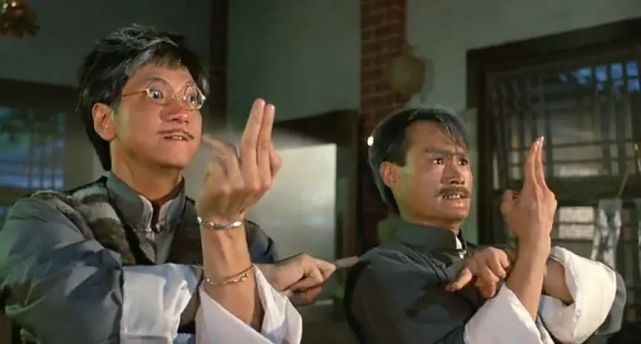 在僵尸大时代中,出了两位极具代表性的人物,一个是九叔林正英,另一位