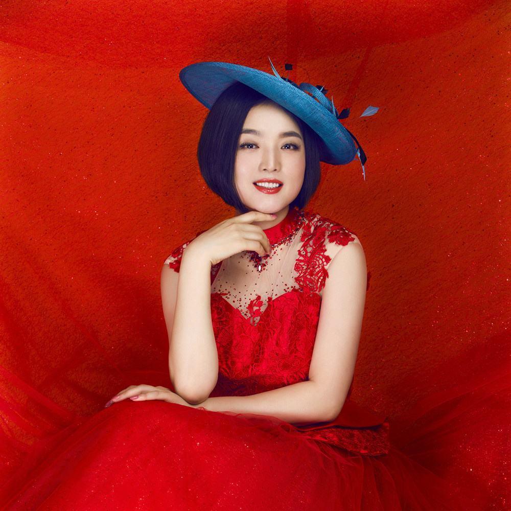 军旅歌手白雪:成名路上有坎坷,离婚后收获"完美爱情"插图2