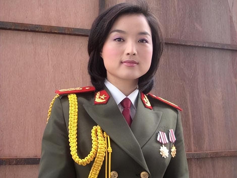 军旅歌手白雪:成名路上有坎坷,离婚后收获"完美爱情"插图11