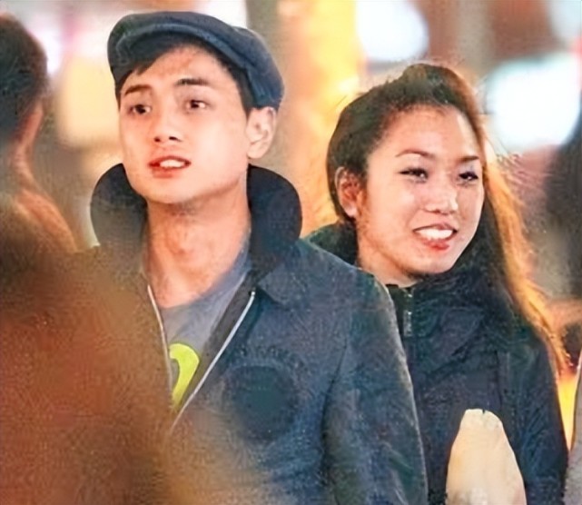 据好友透露,姜丽文曾在郑俊弘一无所有的时候帮助他,给他介绍工作,但