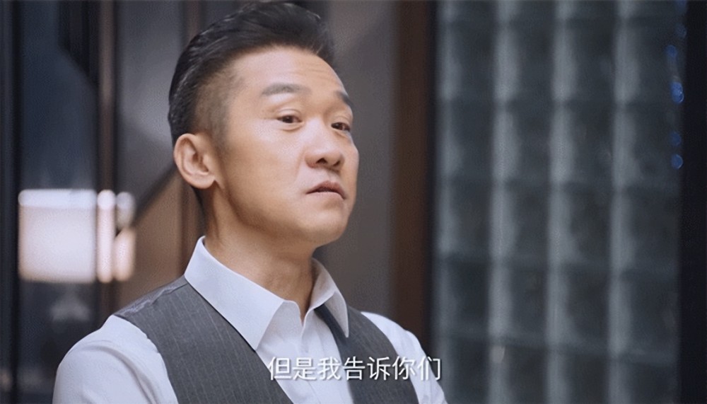 两次车祸大难不死,结婚13年后净身出户,黄志忠的多舛人生_腾讯新闻