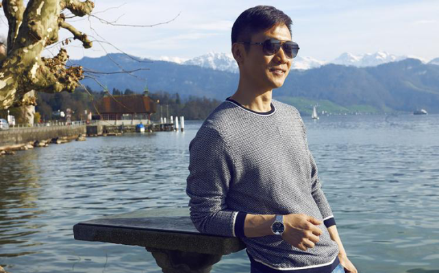 两次车祸大难不死,结婚13年后净身出户,黄志忠的多舛人生