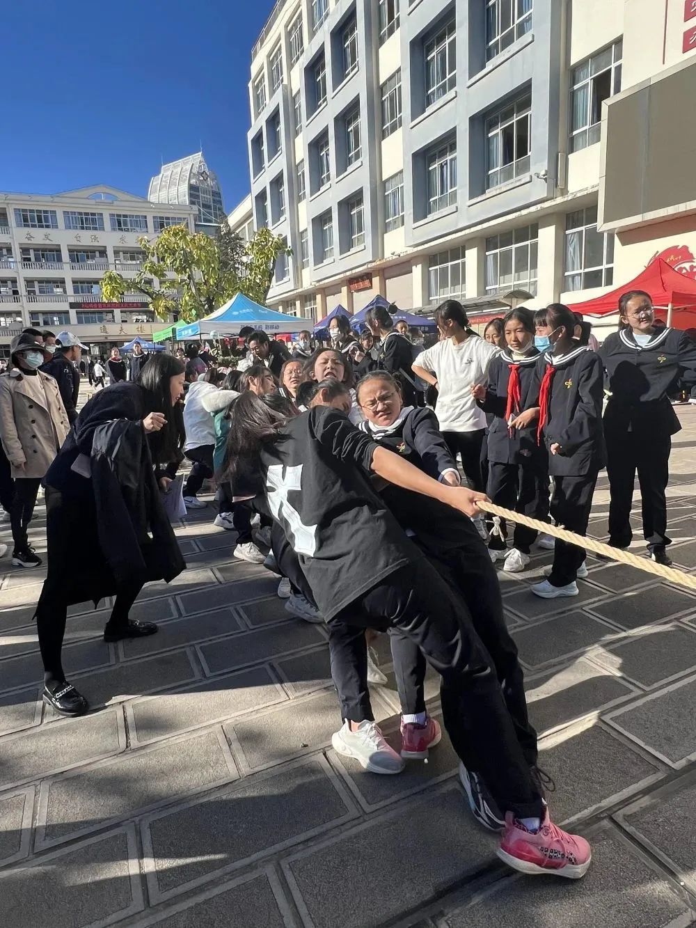 是青春呀他们在下关一中初中部第41届冬季田径运动会暨首届校园文化