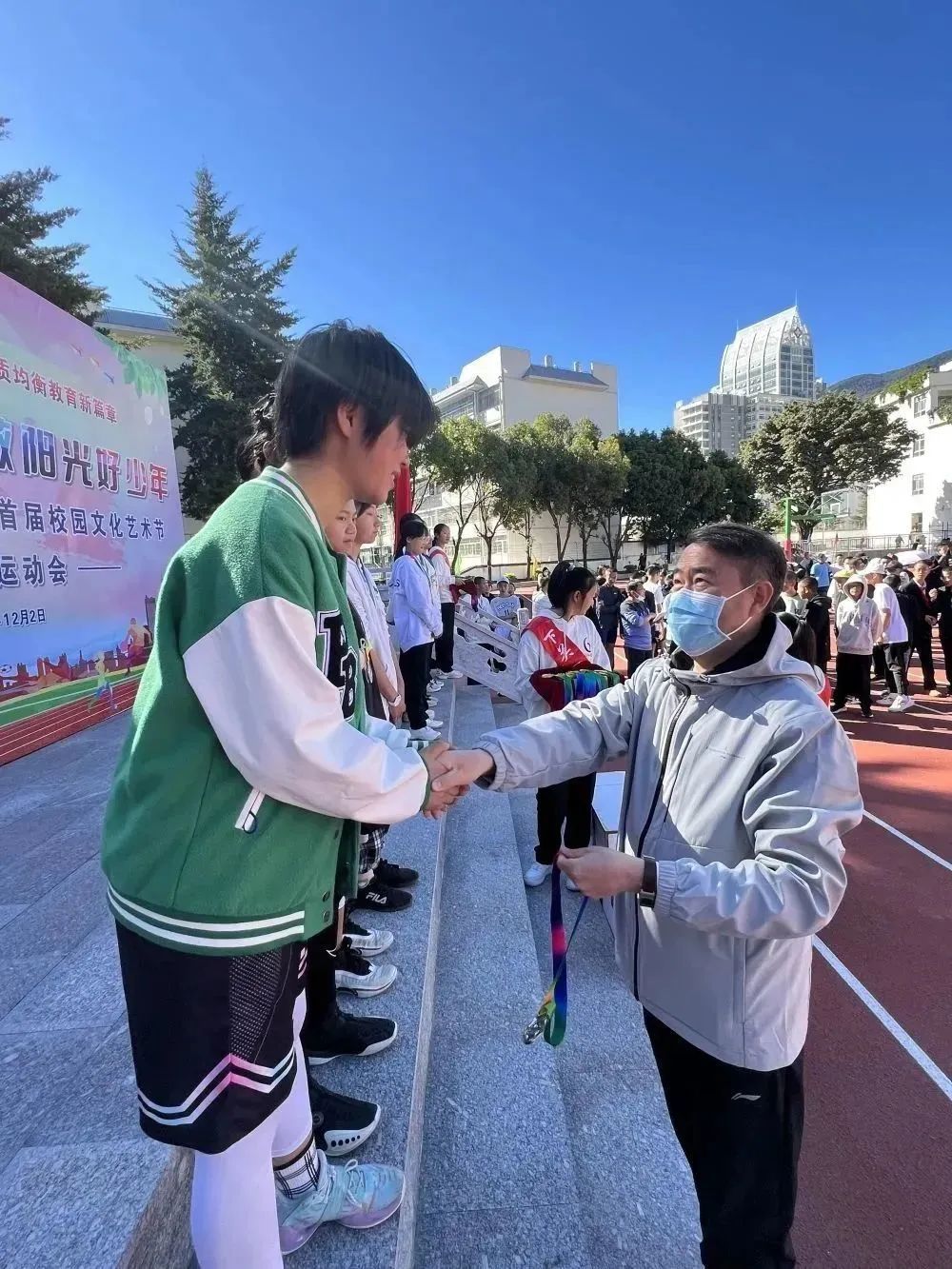 是青春呀他们在下关一中初中部第41届冬季田径运动会暨首届校园文化