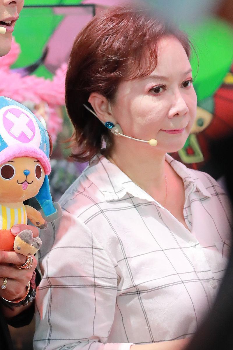 蔡明近照撞脸孙悟空回顾其从氧气美女到僵尸脸的堕落之路