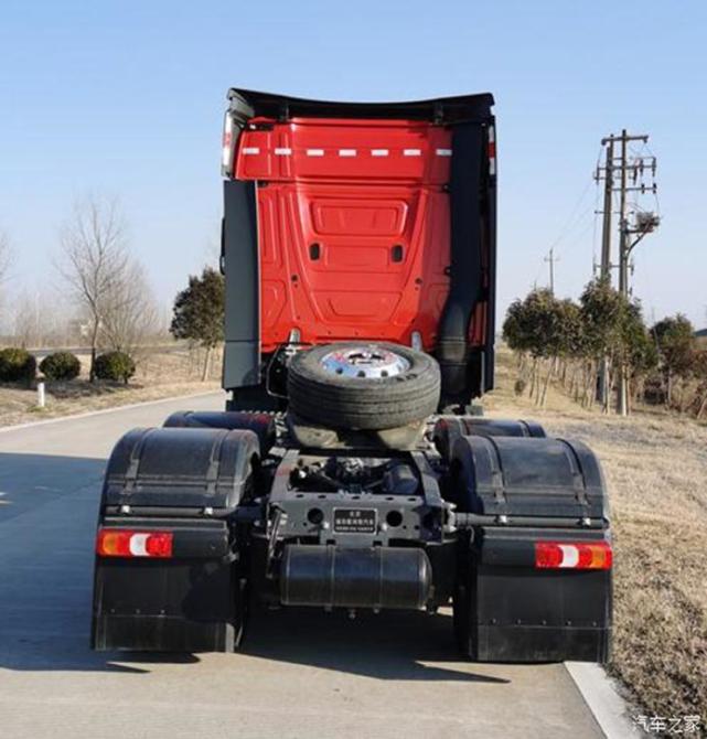 国产奔驰重卡阿克托斯将于12月10日上市