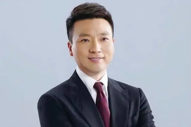 央视主持人康辉创记录,口播61分钟零失误,画面曝光专业能力获赞插图3
