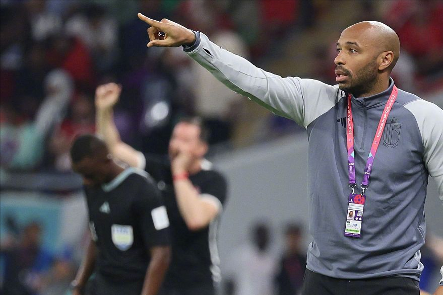 80后体育大蜀黍就会想到天下足球1127那个经典的句子,32岁亨利坐在