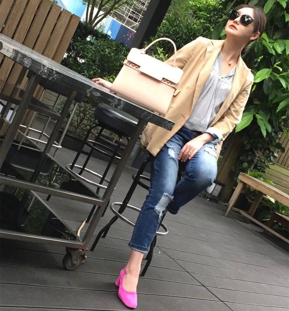 买衣服从不看价格,千元以下的鞋都是便宜货,大s的奢侈远不止此_腾讯