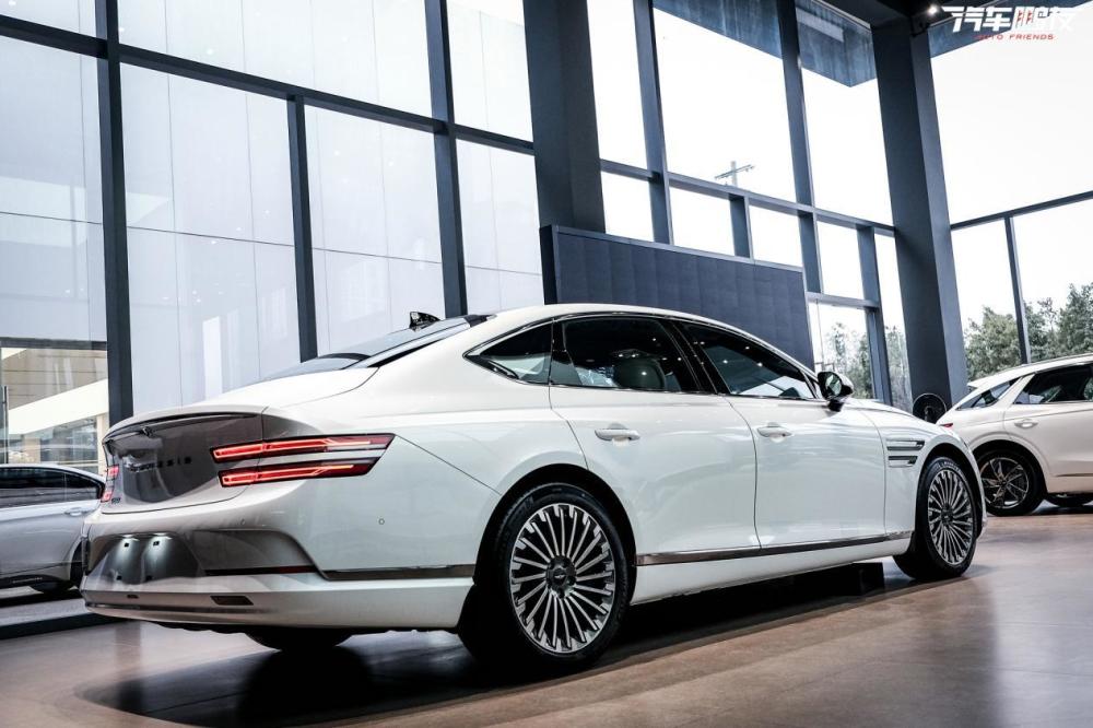 实拍捷尼赛思纯电g80搅局者or炮灰颜值说了算