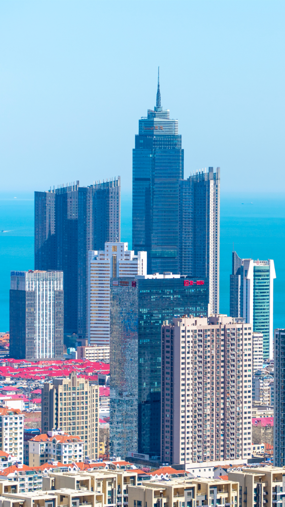 03 ·俯瞰海景,别有景致如同雄奇飘逸的交响曲细浪逐沙,碧海生金烟台