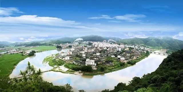 新泉人民法庭坐落于福建连城县南部的"红色古镇"——新泉镇.