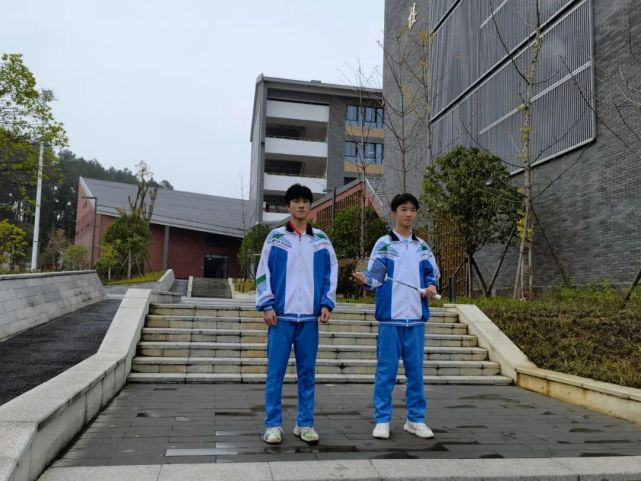 中學冬裝禮服小學部校服初中部校服▲北京師範大學貴安新區附屬學校