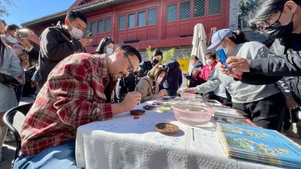 北京核酸查验新措施，酒店民宿电影院是否查验？记者帮您问了腾讯鼠公仔