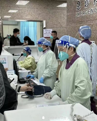 广州疫情政策调整一周，医院就诊人数并无大幅增加油葫芦老单声叫