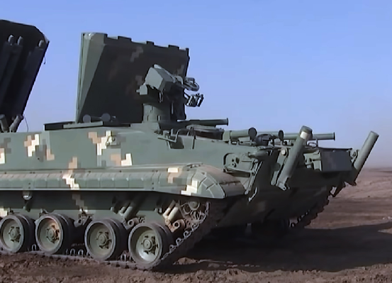 俄罗斯研制ur-15"流星"火箭扫雷车,准备替换ur-77"陨石"