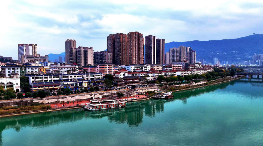 当你爱上我的城市广元,你会发现城市非常漂亮.