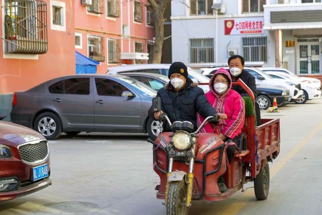 "只要有空闲时间,张志莲便联系两位"弟弟,一起前往