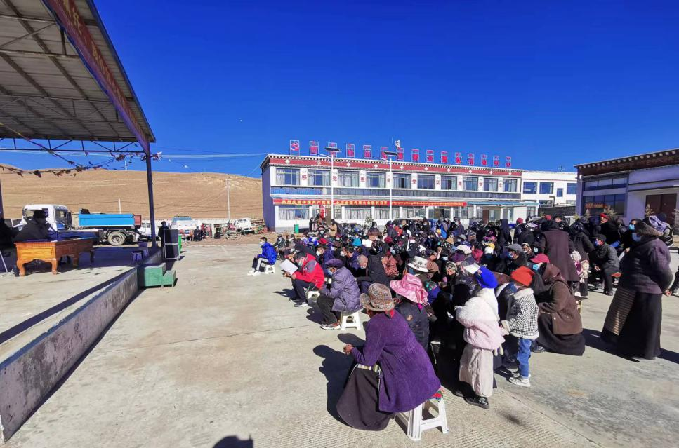 党支部与西藏自治区山南市措美县哲古社区党支部开展了支部联建活动