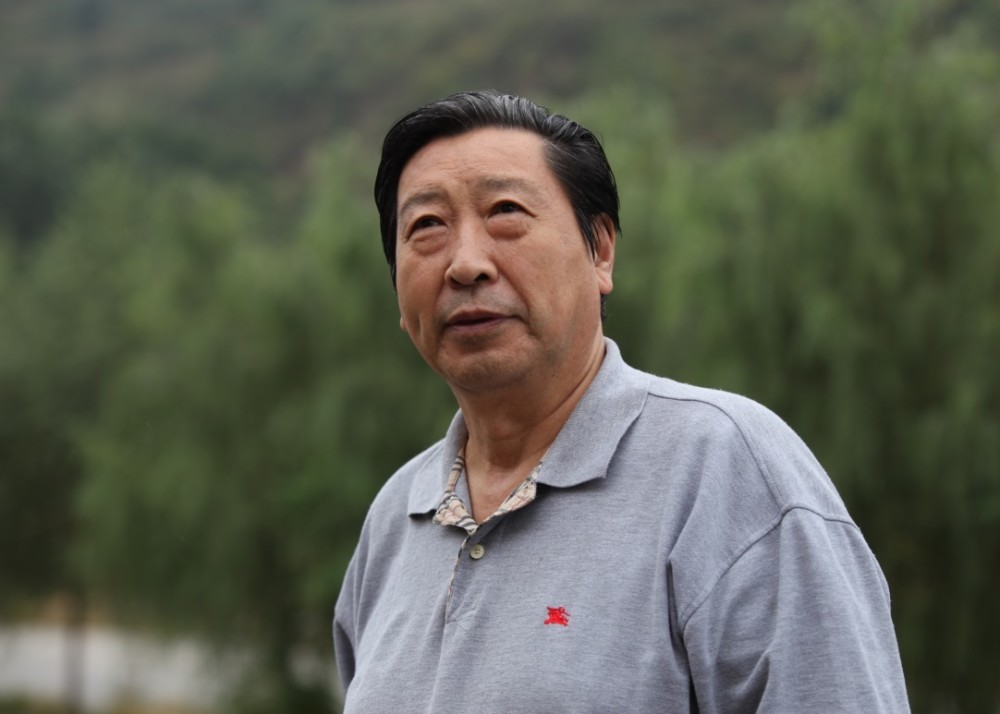 且把金针度与人汉隶名家滕西奇先生