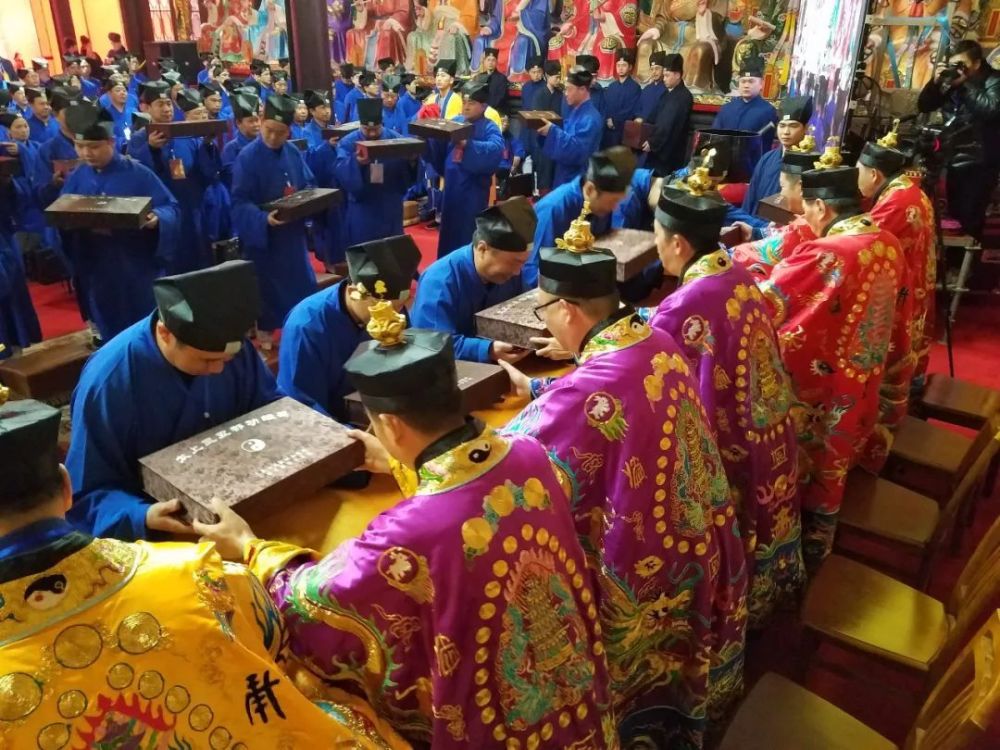 授箓仪式是道教正一派重要仪式.