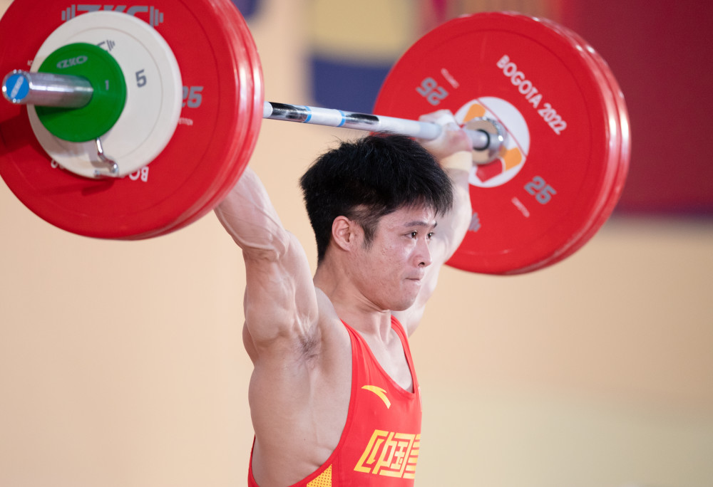 (体育)举重——举重世锦赛男子61公斤级:李发彬破世界纪录夺冠