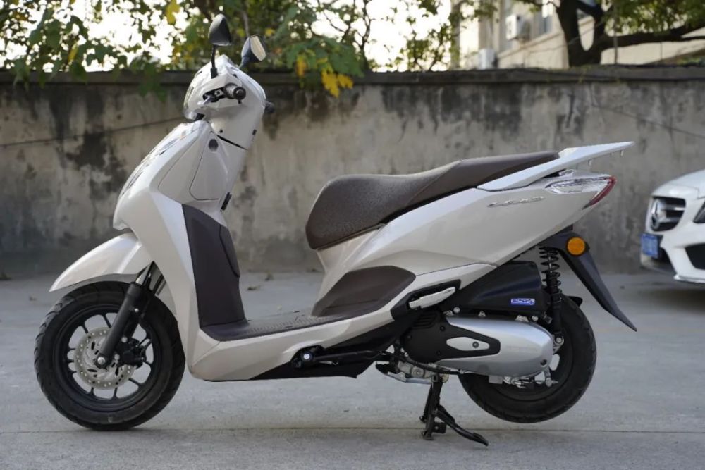 68万元的移动马桶,值得买吗?本田小踏板lead125 车型展示_腾讯新闻