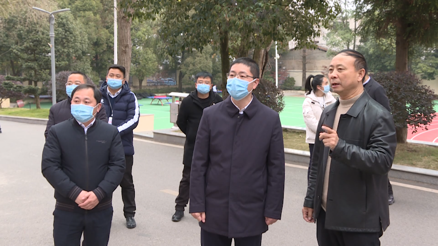深入学习贯彻党的二十大精神徐杰到安顺市西秀区高级中学宣讲党的二十