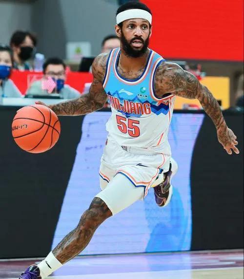 克莱蒙斯首秀34分新疆106:96战胜广州,新疆队就是季后赛搅局者_腾讯