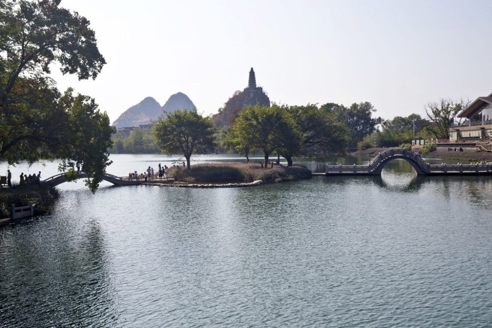 漓江双月,塔山清影,雅致清丽的桂林老八景之一,穿山_腾讯新闻