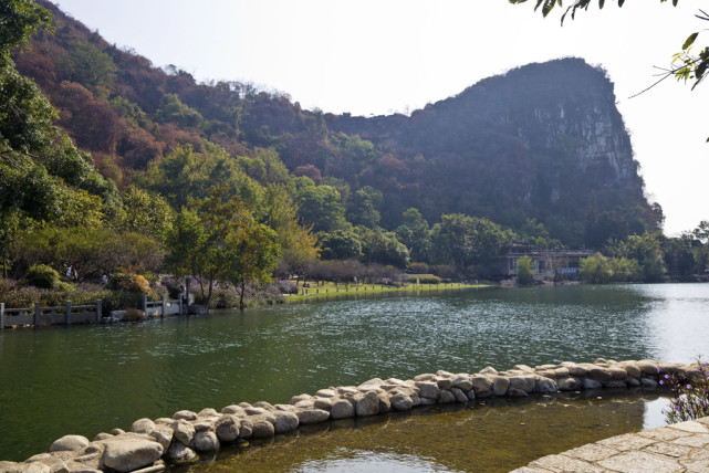 漓江双月,塔山清影,雅致清丽的桂林老八景之一,穿山